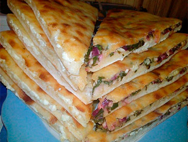 Хачапури сыр-зелень
